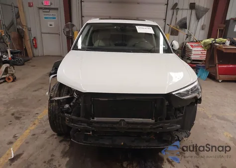 2019 Audi Q3 2.0T S Line Premium из США, поврежденный, VIN WA1EECF30K1071135